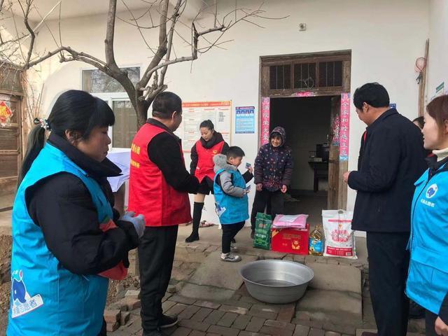临颍暖冬行动第四站走进王岗镇梁岗村