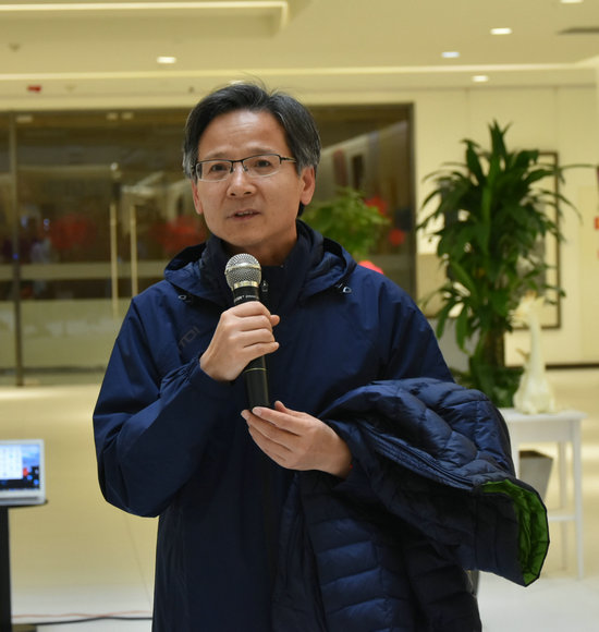 长戚前方发言参展艺术家房小洁发言参展艺术家钟铃教授发言参展艺术家