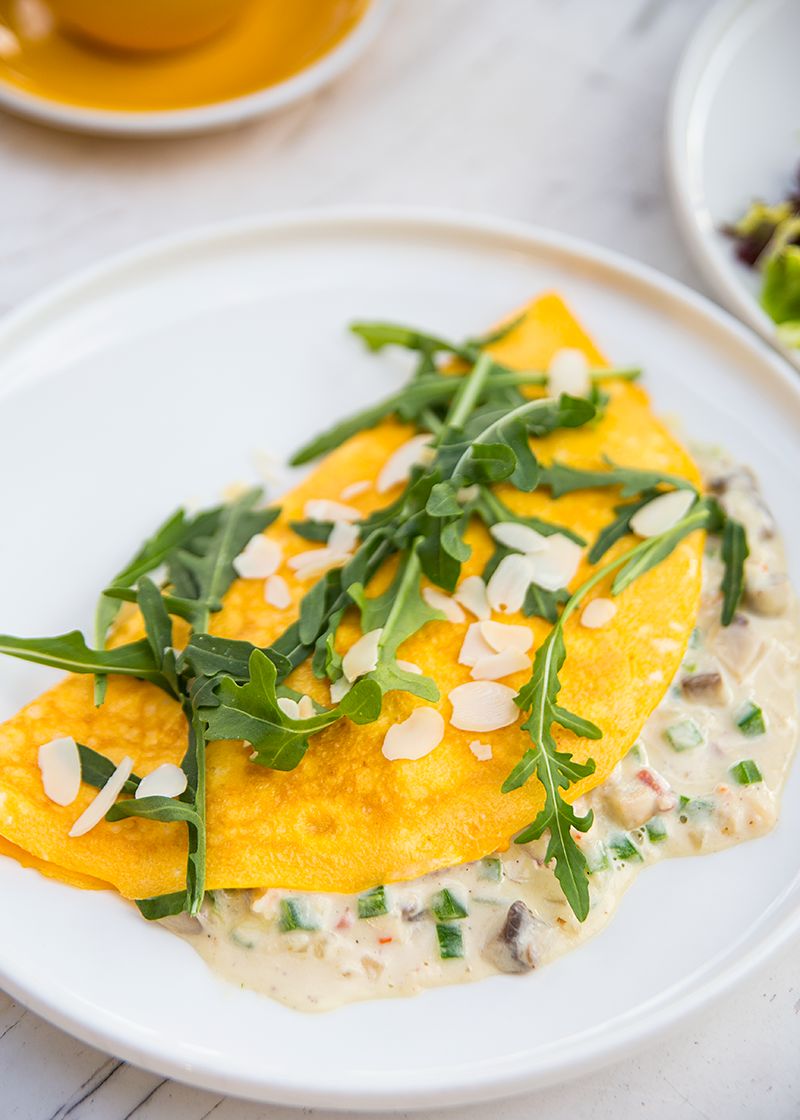 egg omelette with arugula
