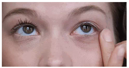 熬夜追剧,通宵聚会都是常有的事,久而久之,很多人便熬出了一对大眼袋