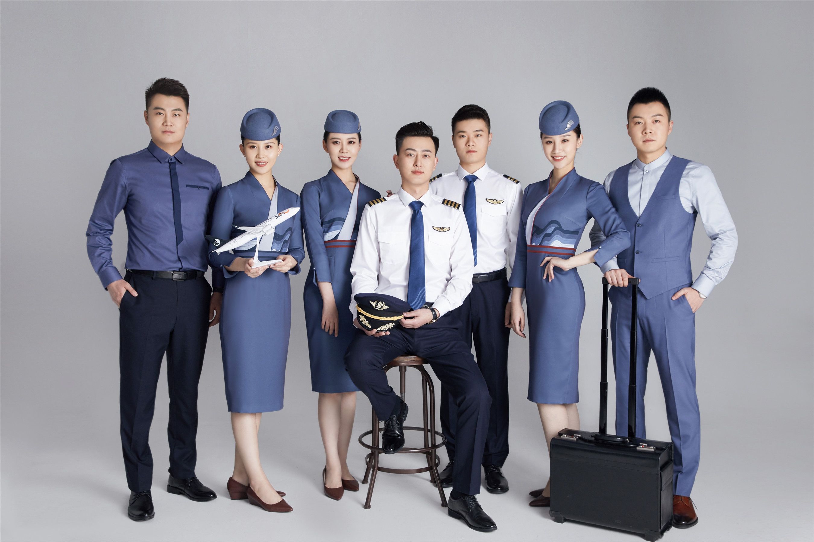 航盟观察羽黛山海雁影长空山航发布新一代空勤制服