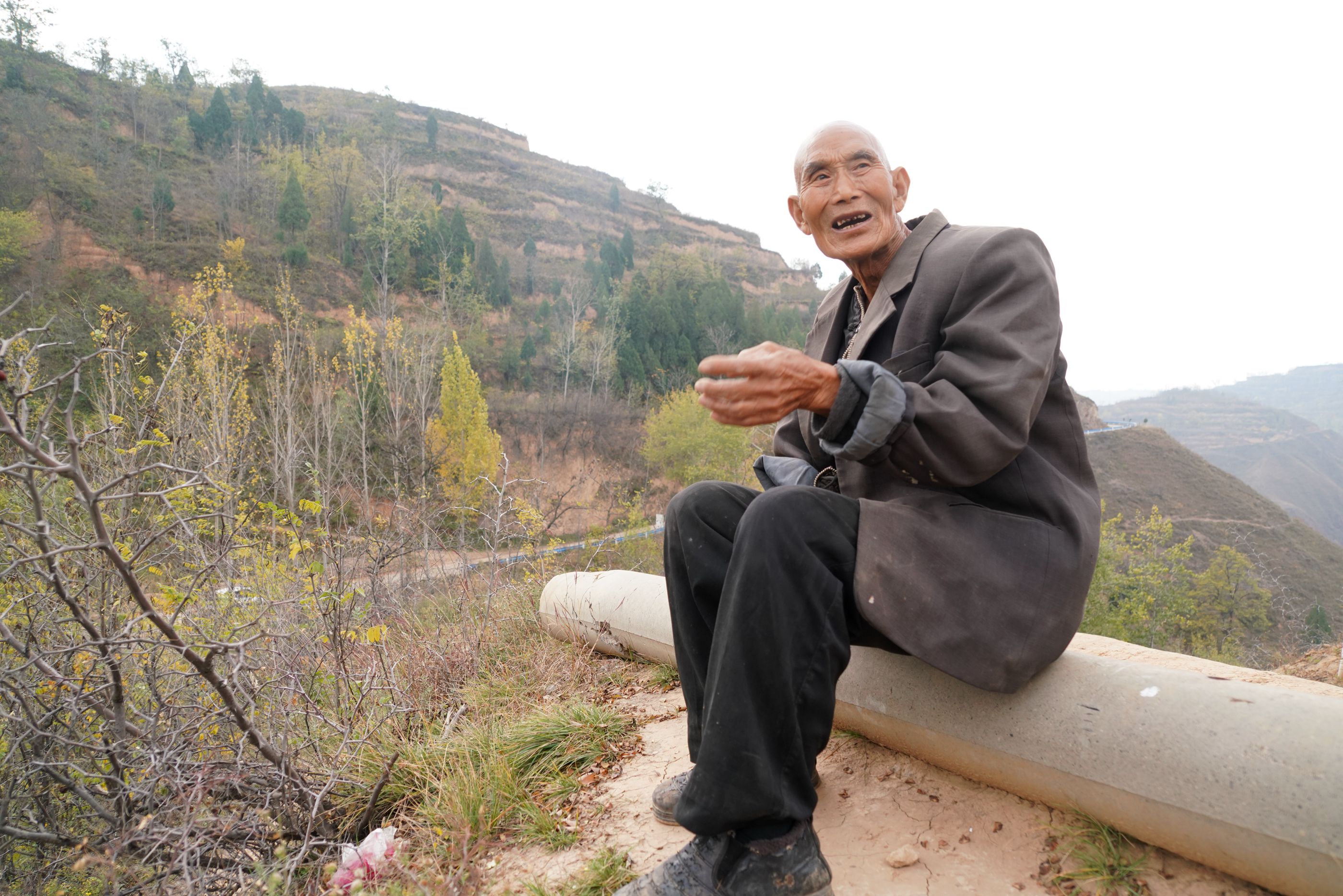 河南78岁老人"占山为王",平时不下山,生活像神仙