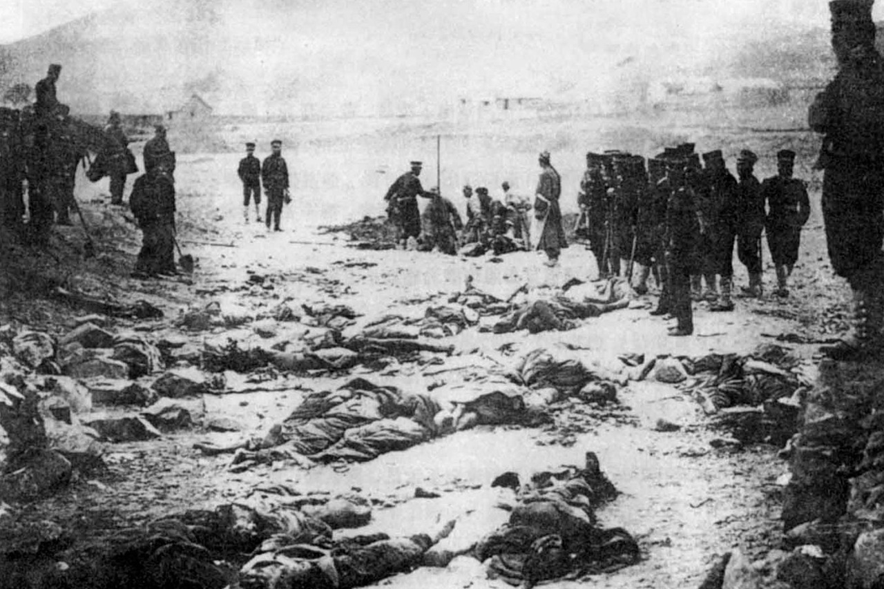 日军占领大连旅顺船坞北的北洋水师海军公所.