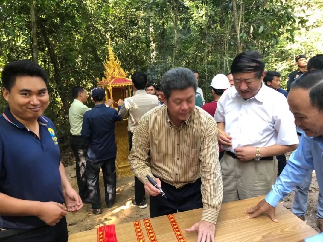 柬埔寨西哈努克省省长郭宗仁阁下率省政府代表团莅临视察西港新城金银