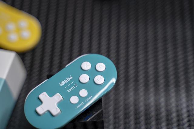 目测八位堂要火了,这款zero 2手柄比switch原装手柄还轻薄好用