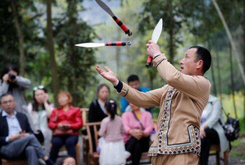 宣恩三棒鼓代表队在武陵山区第五届三棒鼓擂台赛上夺奖