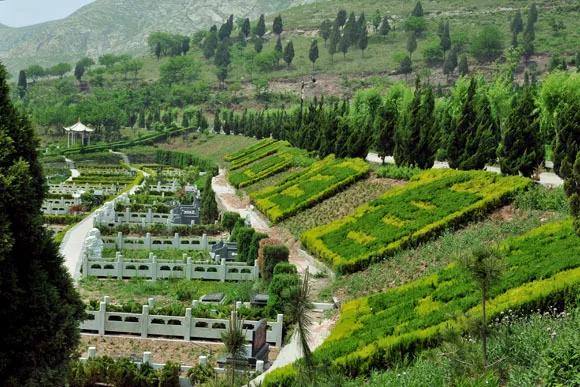 项目地址:山东·济宁经营状态:在营简介:桃花山陵园管理有限公司是经