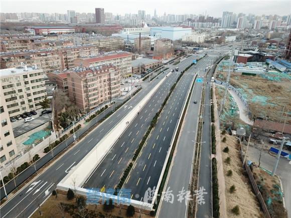 京台高速白马山隧道图片