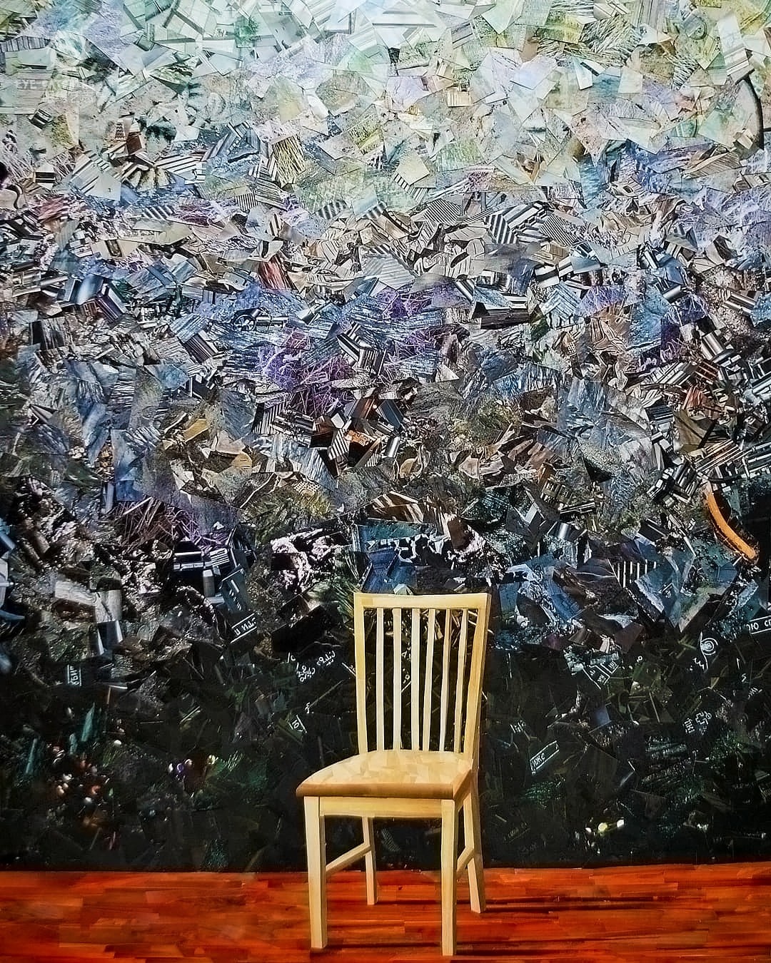 他用碎纸屑拼贴作画,竟然呈现出油画质感,你的眼睛被骗了么?