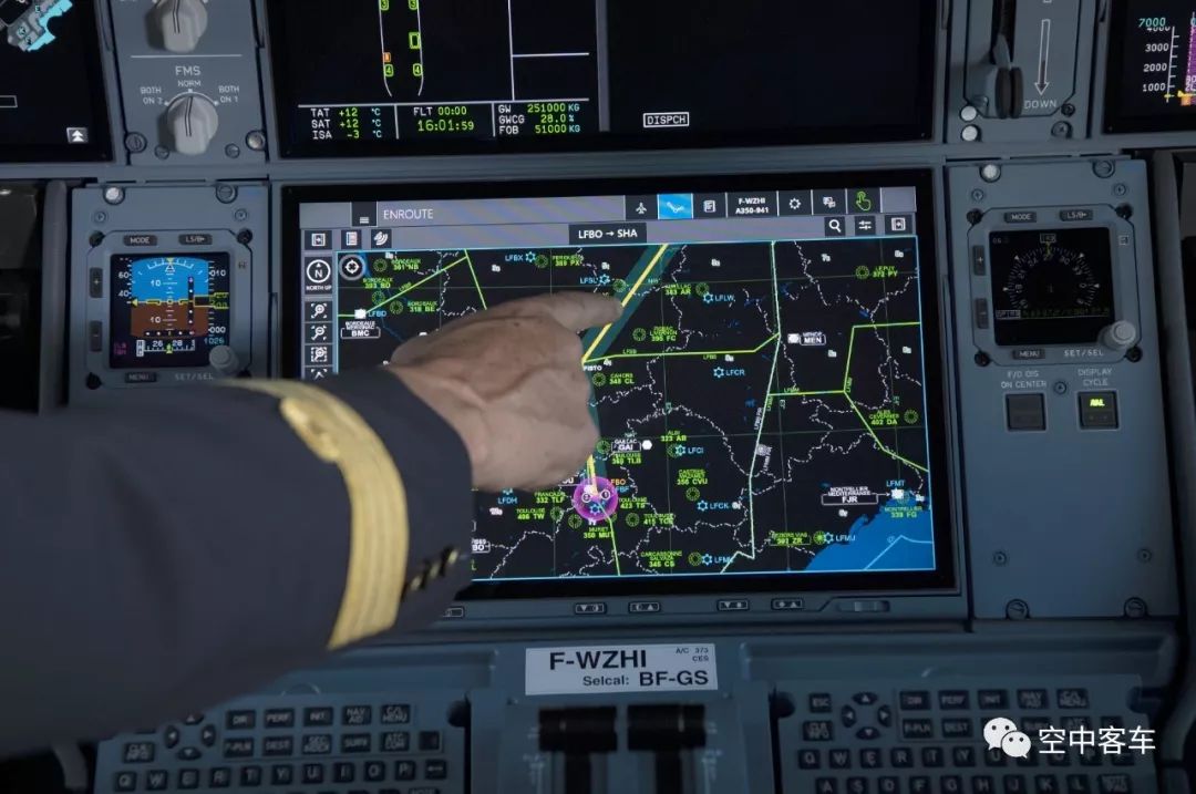 a350驾驶舱触摸屏正式投入运行墨镜侠引领行业趋势