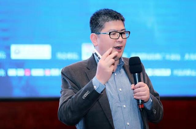 云南企业家新年经济高峰论坛经济转型期下的企业生存之道