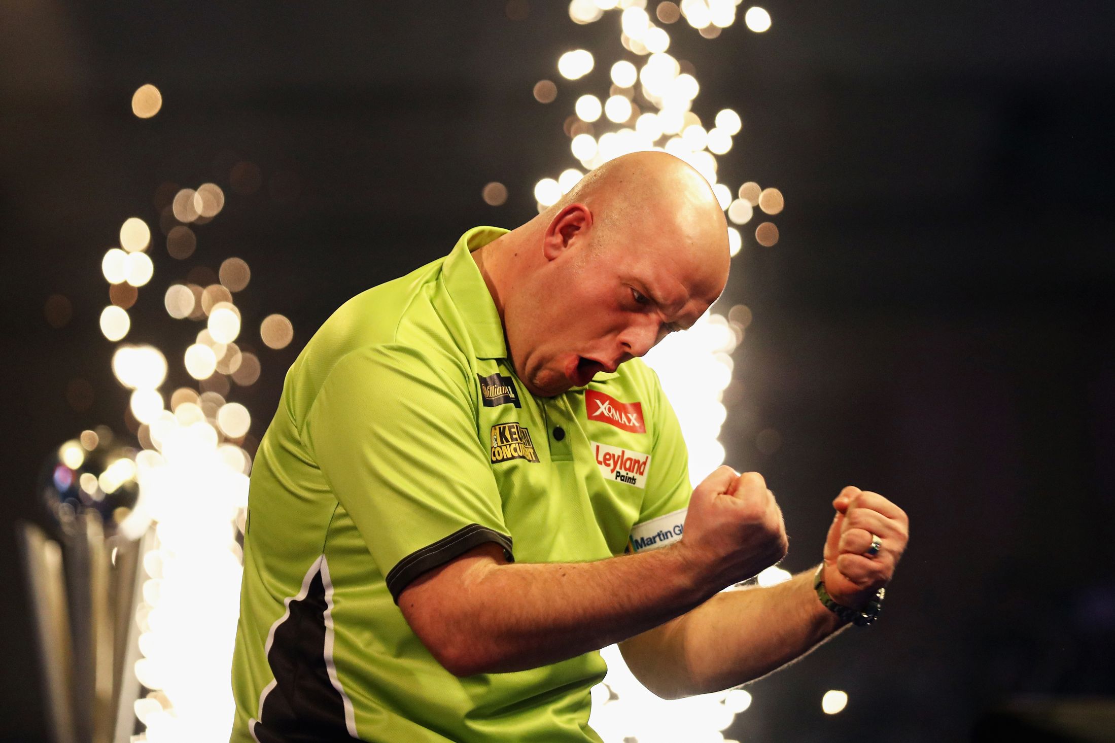 康纳:不喜欢"bmf"这个银腰带,更喜欢金腰带