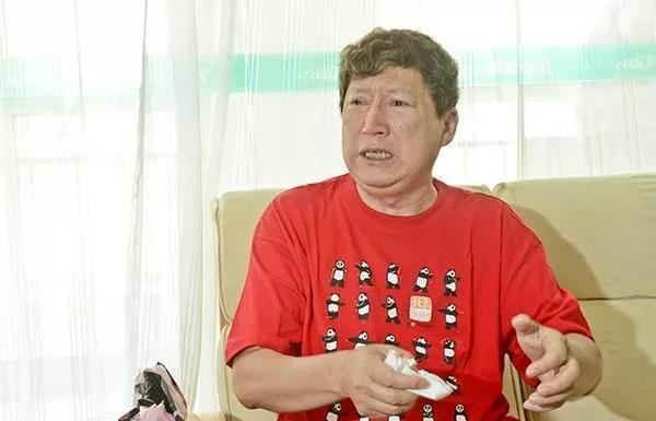 和大自己39歲的好萊塢女星同居13年後他繼承了80億鉅額遺產