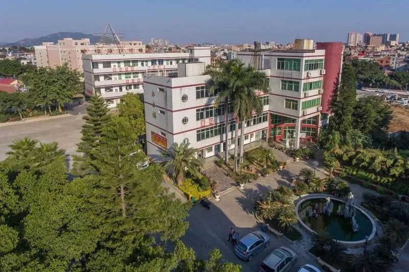 2019年秋,安海中学校貌60左右滑动查看长图622003年,安海中学校景