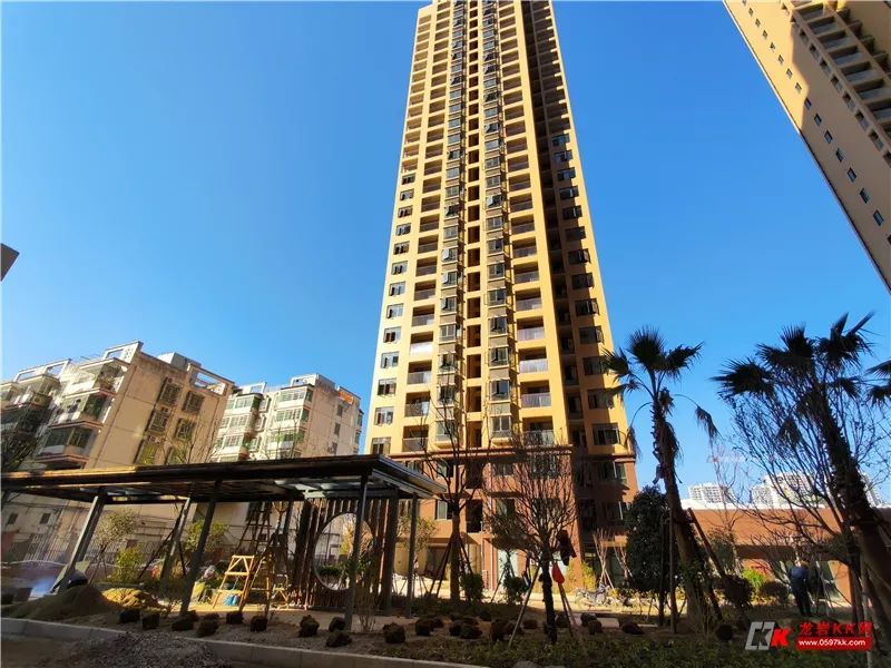 【小编踩盘】龙地·万福城:工程进展有序推进 较快的c地块景观绿化