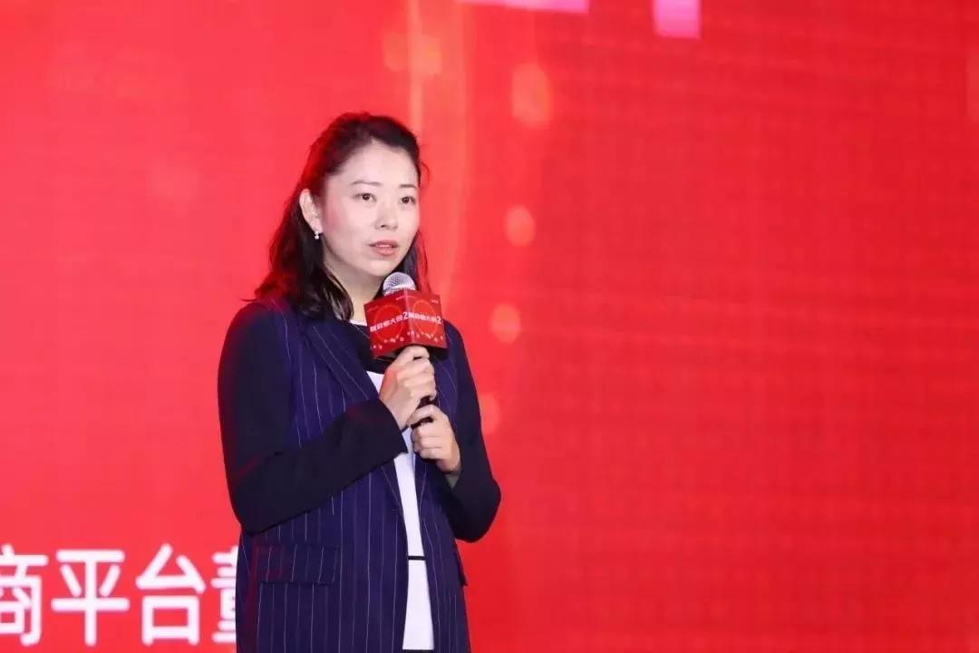 万科集团副总裁,采筑董事长 王蕴采筑总经理都军发表题为《合·聚·变