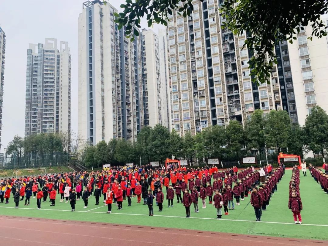 参与有范儿红领巾让这个冬天不再寒冷