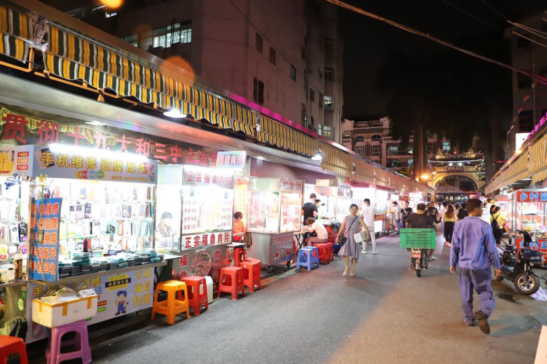 棉浦市场摆摊重庆小面(在重庆摆地摊卖什么最赚钱)