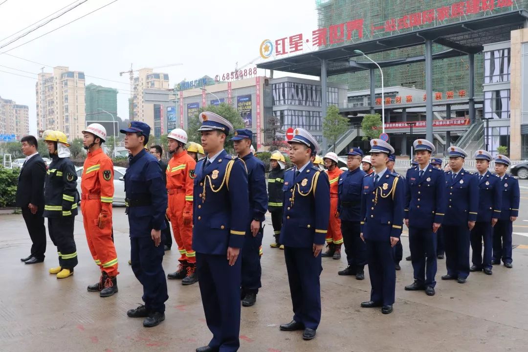 泉州市消防救援支队副支队长吴军雄,德化县副县长苏锡培,县应急管理局