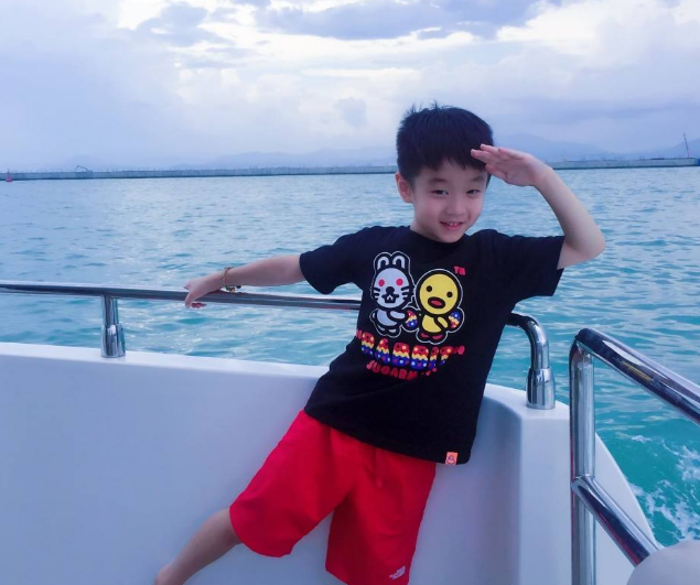 还记得5年前的杨阳洋吗如今长大了看清他样貌等你来娶我