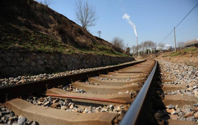 中国唯一仍使用的清朝铁轨,每一根都是国家二级文物_铁路
