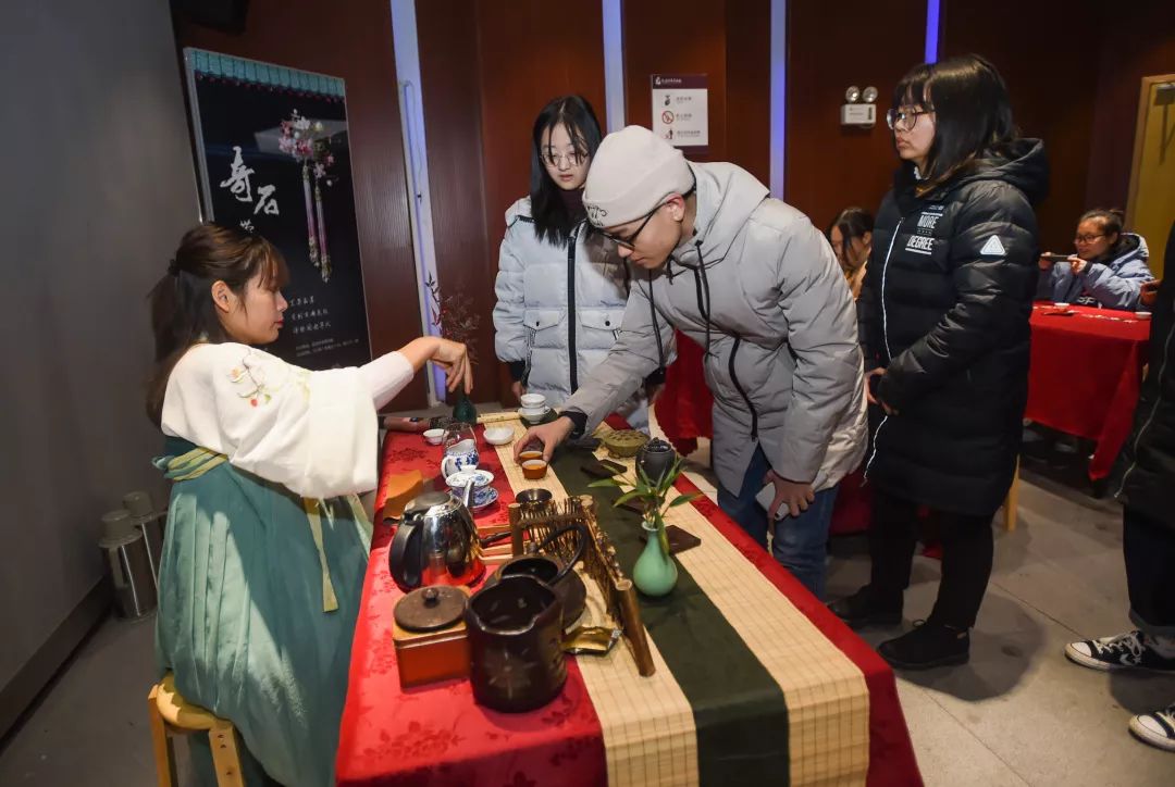 武汉地质大学翡翠培训(武汉地质大学翡翠鉴定师)