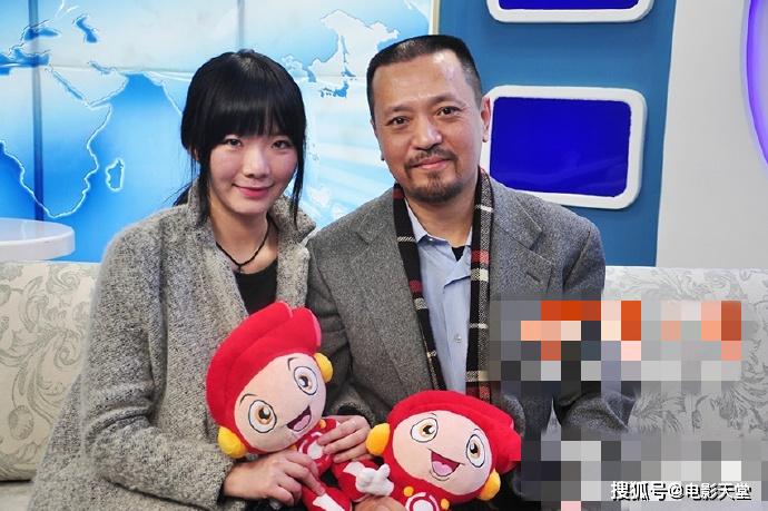 娱乐圈悲剧再上演!知名歌手携妻子双双自杀,仅留独女一人