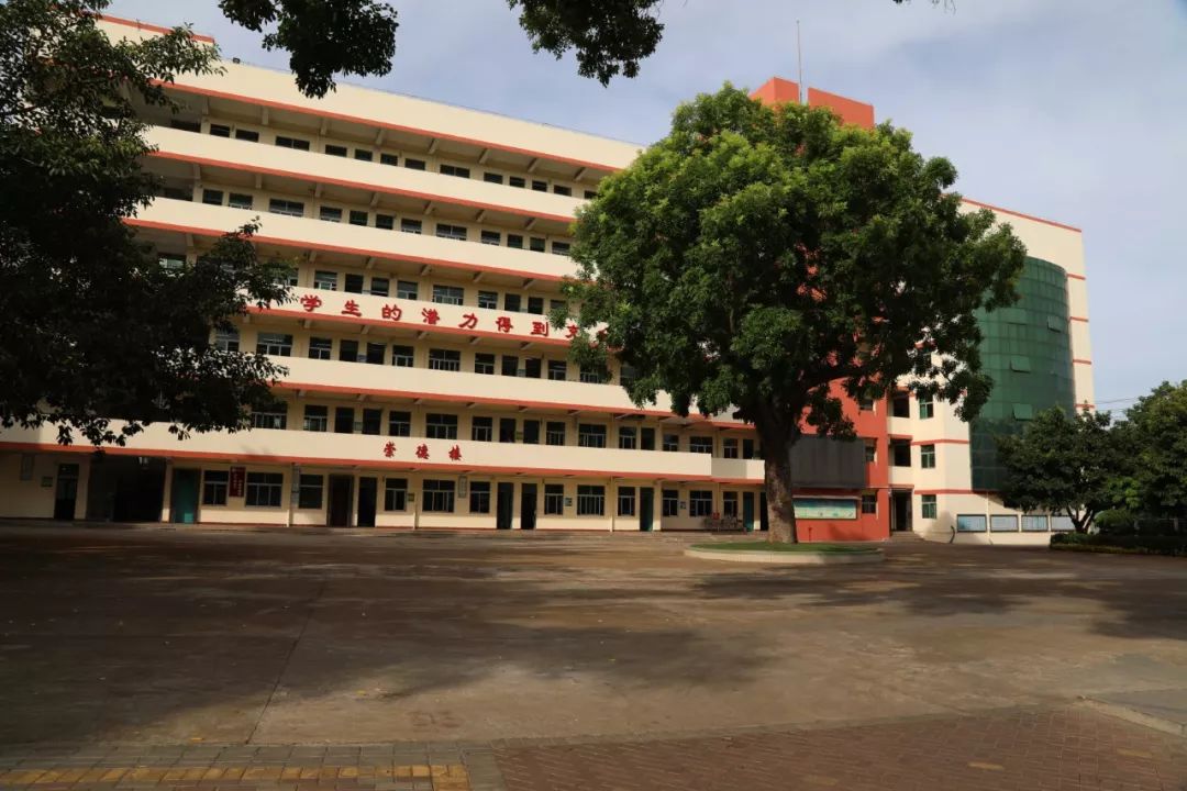 海南西部名校临高中学