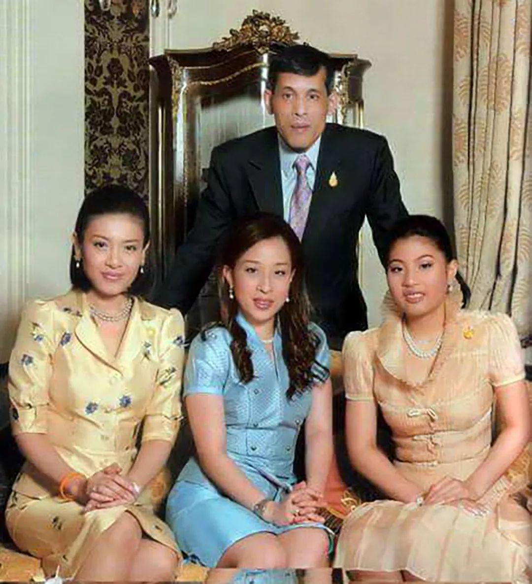 泰国国王对女儿的表现很欣慰,可他对女儿并没有愧疚感,还不知收敛