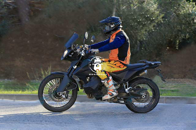 ktm490系列再曝光v型双缸发动机最大马力60匹