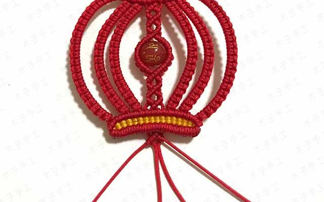 在这面看起来有5个半雀头结的样子就行了31,两根轴线做一个斜卷结32,4