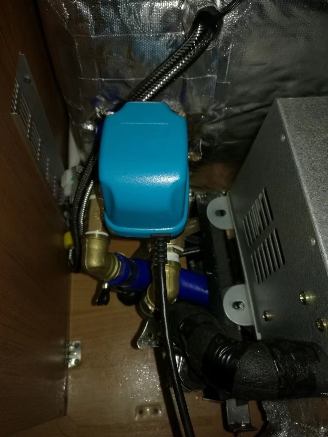 长城览众c6房车35l恒温水箱的改装,房车前辈章哥的文章