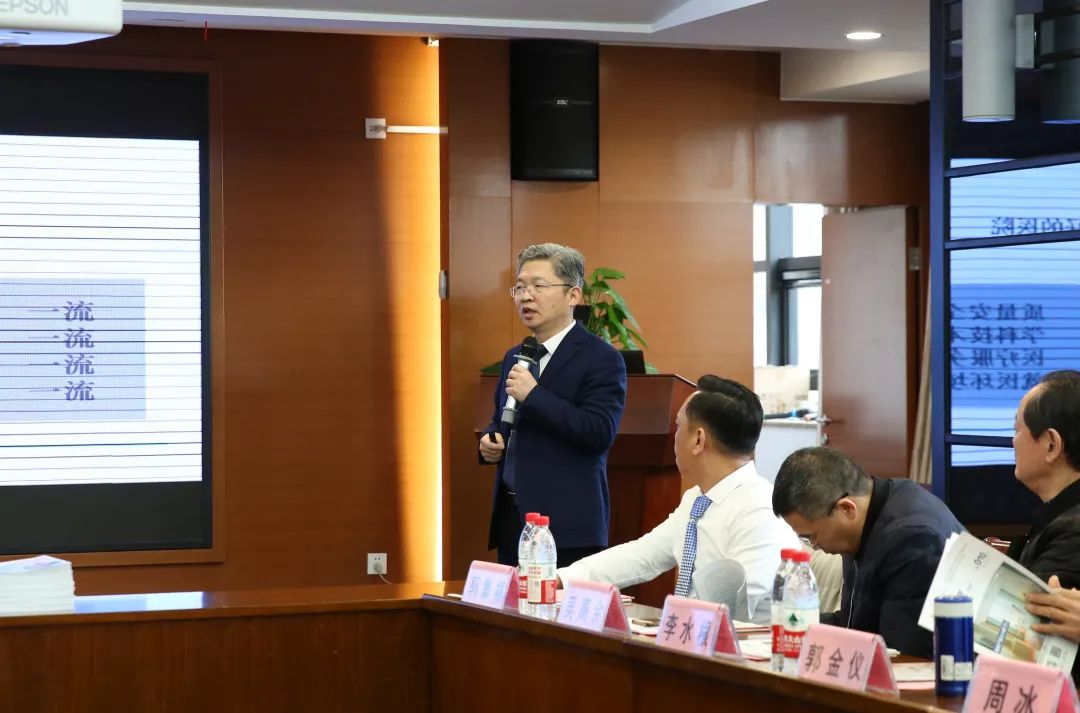 医院院长赵永明对我院今年的工作向大家进行了汇报,尤其提到:医院正