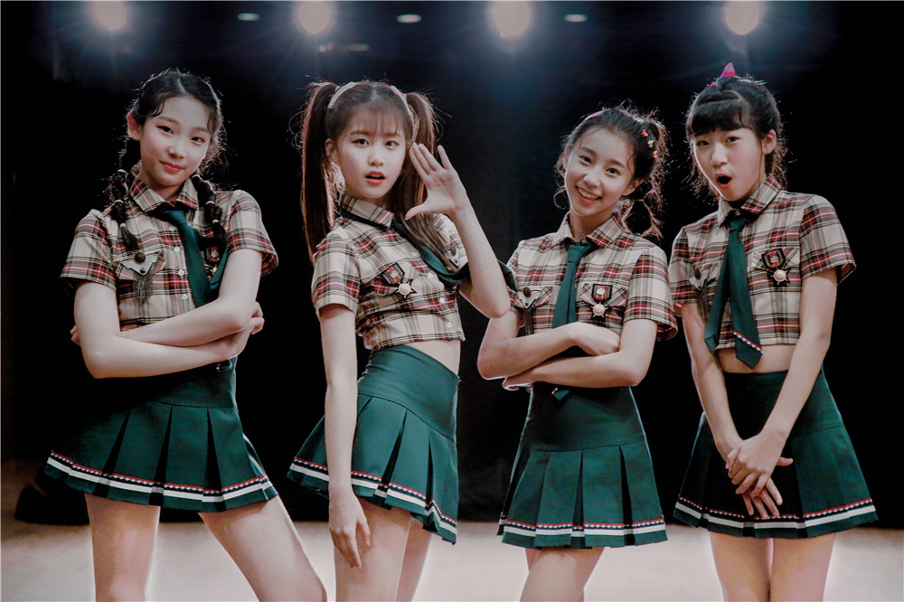 国际星家族is girl女团《星魔法学院》mv首发 青春少女团活力无限