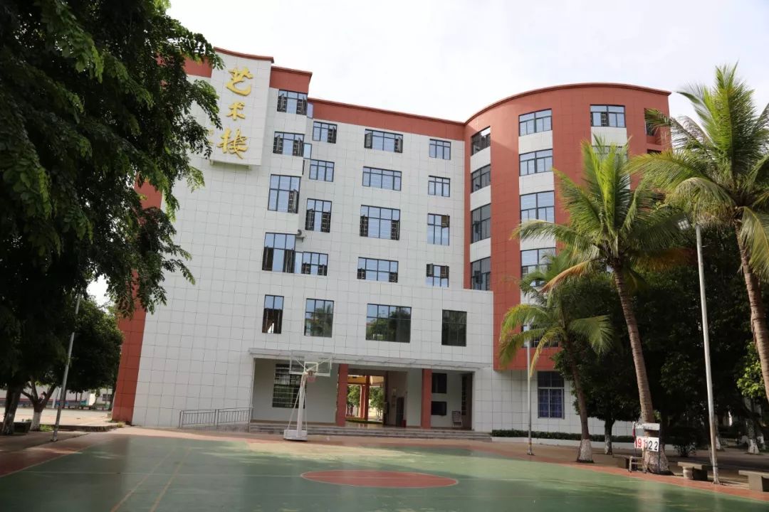 海南西部名校临高中学