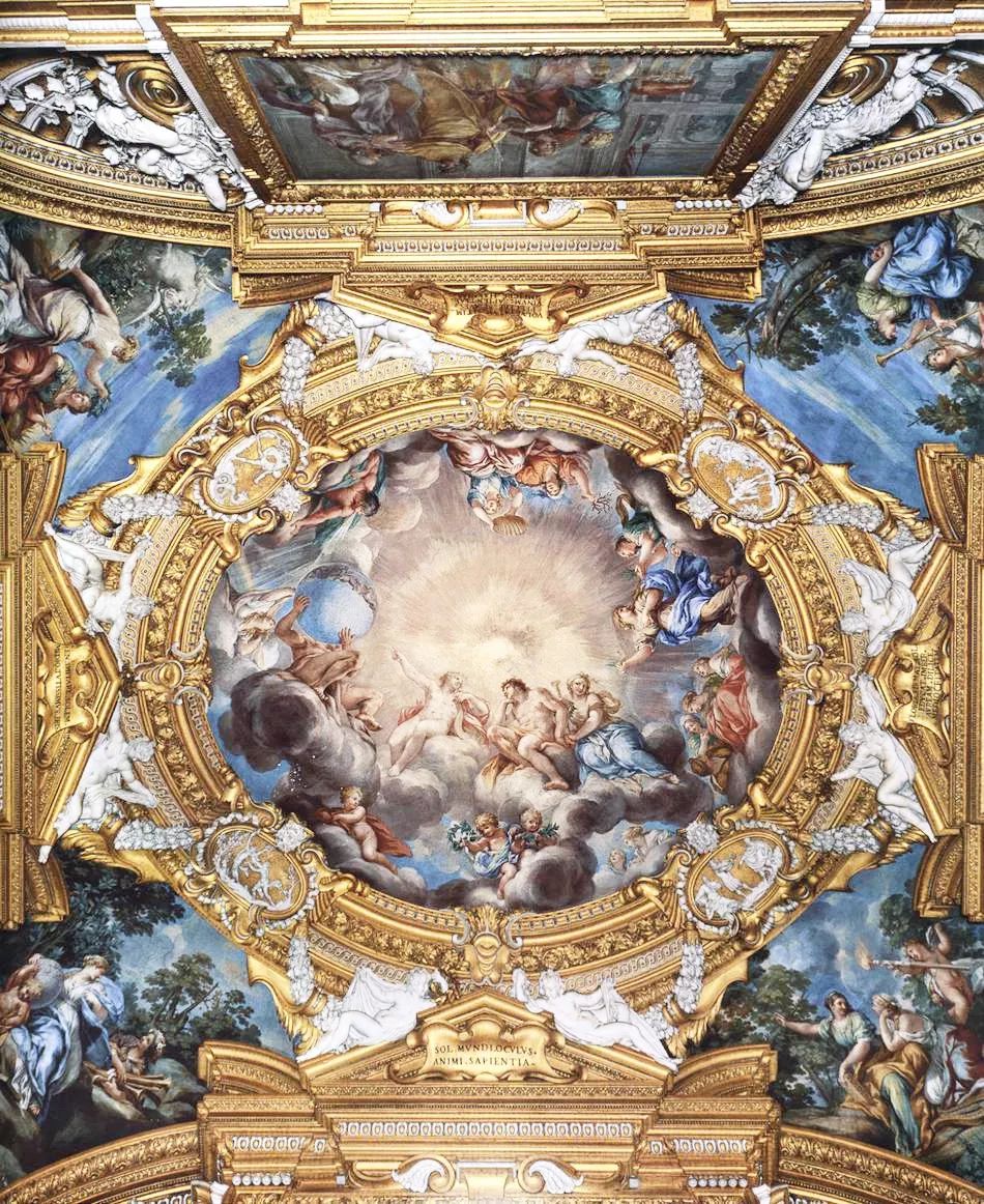 碧提宫内的天顶画