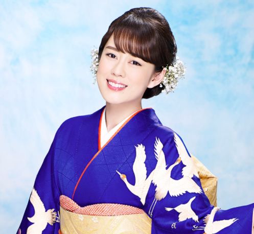 【紅】丘みどり 「紙の鶴」19. 【白】king gnu 「白日」18.