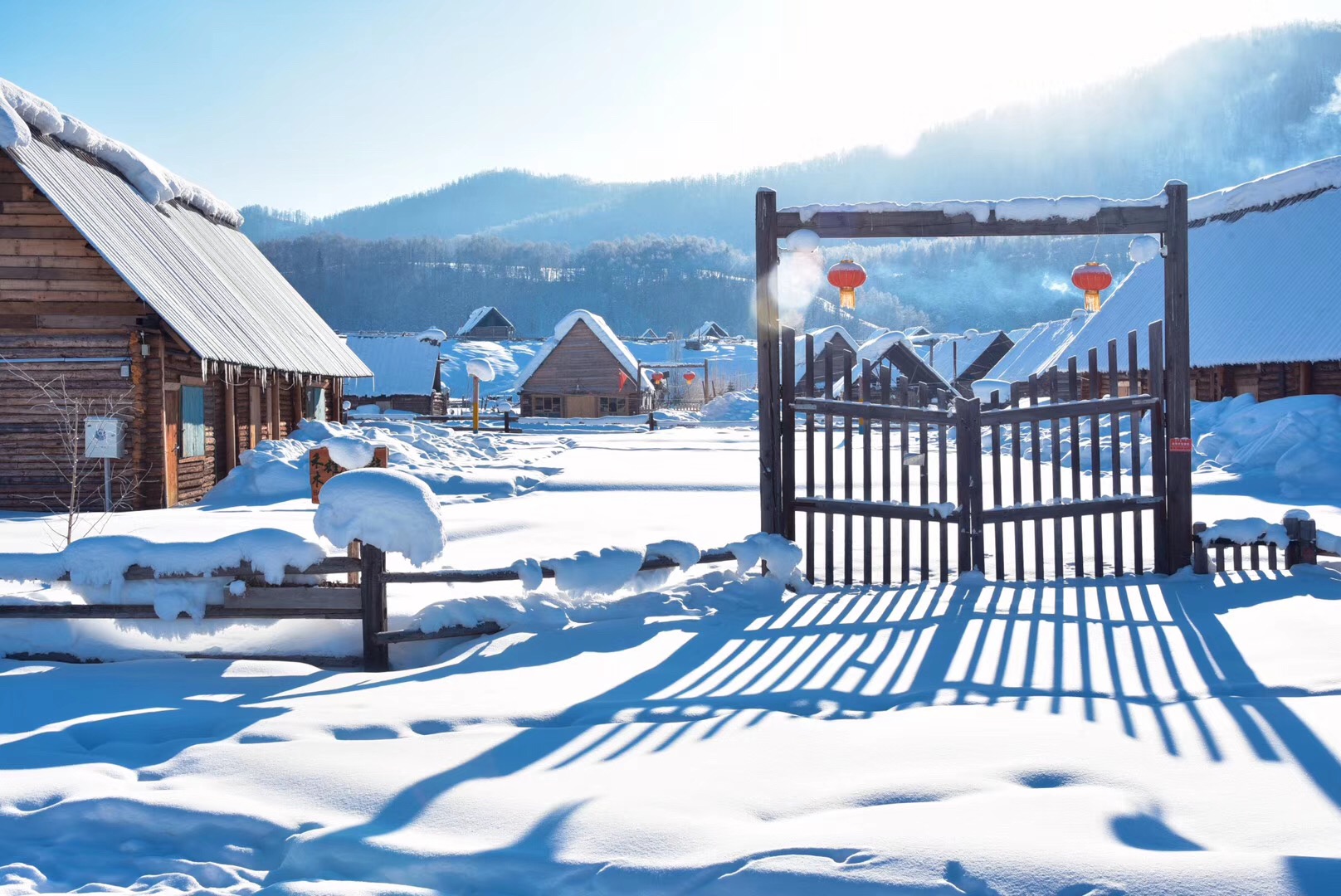 走近静溢的雪山,登高望远的同时还能在雪上刻出属于自己的那道弧线