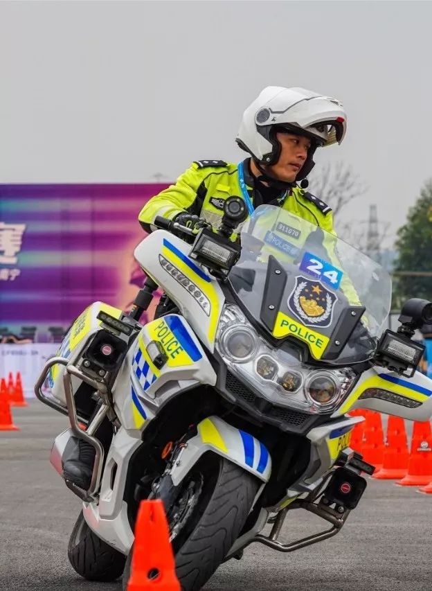 邕城交警铁骑大比武帅
