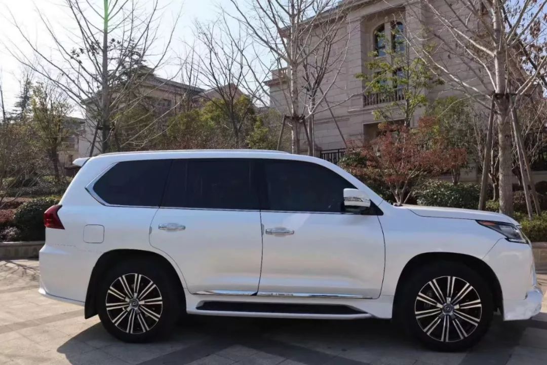 代友出2019年中规雷克萨斯lx57004万公里有兴趣可以聊聊