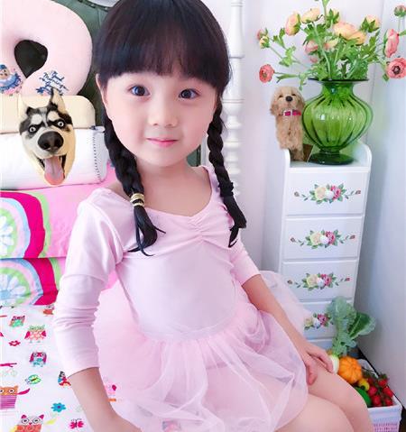 《爸爸去哪儿》里的那个东北小女孩,如今长大后美到认不出!