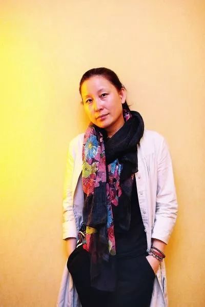 度嫌弃后重又产生了强烈的认同,而作为这种认同的象征,就是"我"对陈平