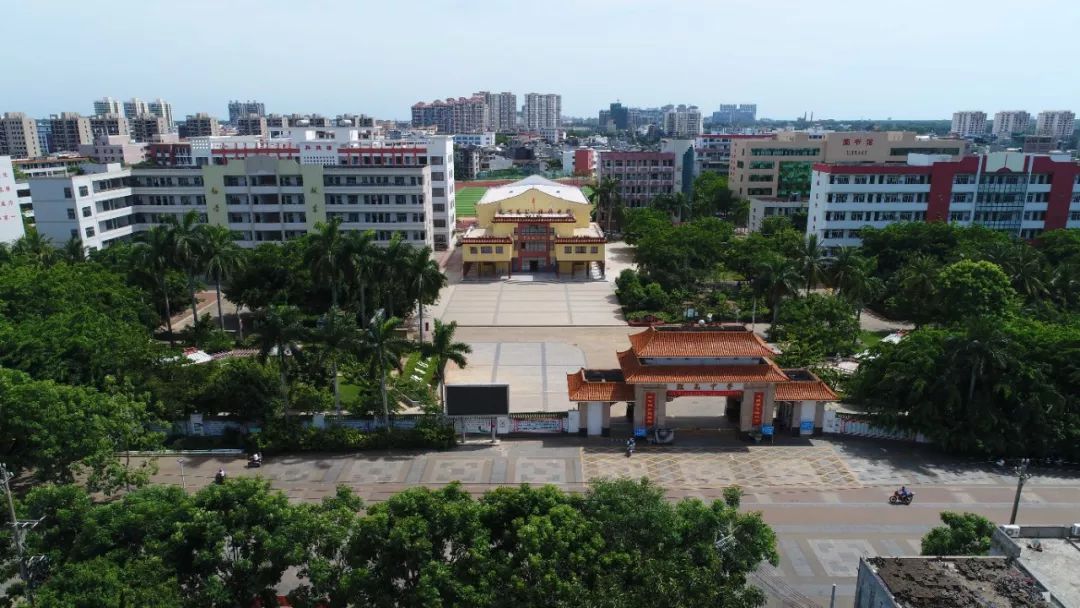 海南西部名校临高中学