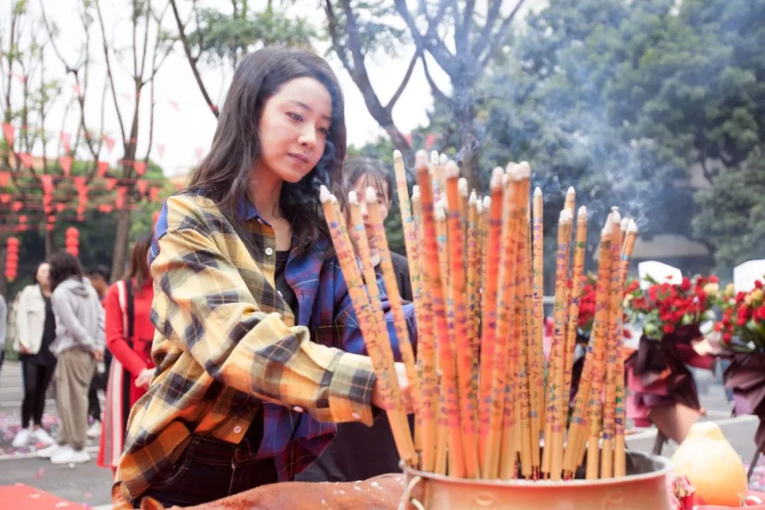 女一号高雯雯饰演者:崔真真