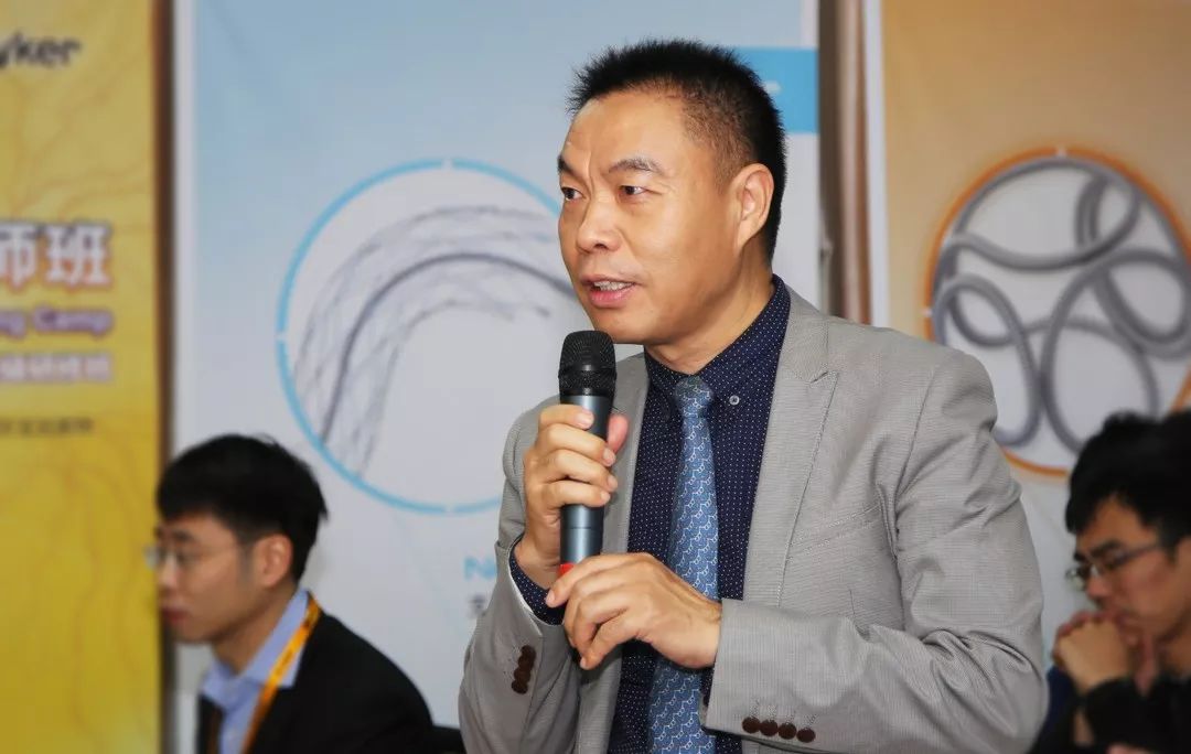 南方医科大学珠江医院李铁林教授,首都医科大学宣武医院张鸿祺教授