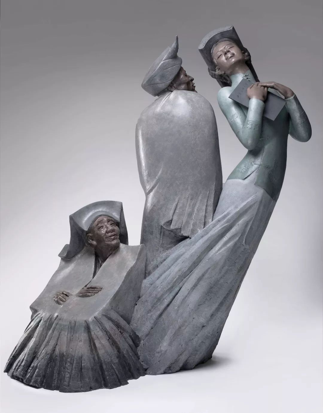 雕塑作品赏析——王虹雕塑家李树对雕塑艺术中"形"与"态"的关系做了新