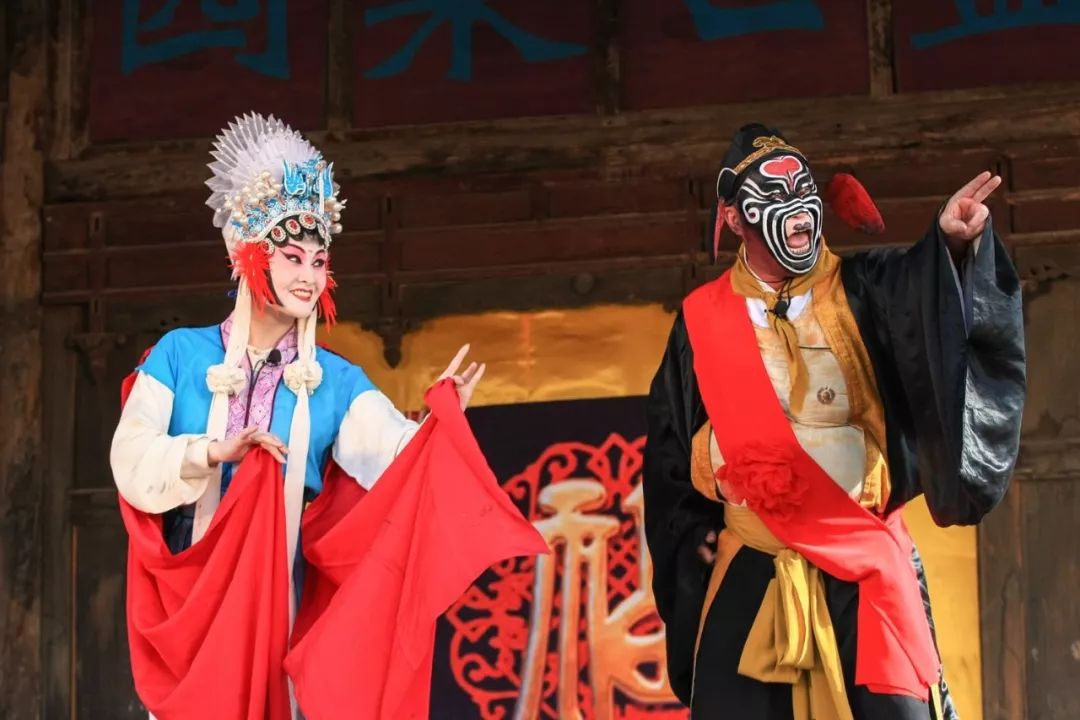 民俗纪实刘晋川摄影作品耍孩儿情韵供大家欣赏分析