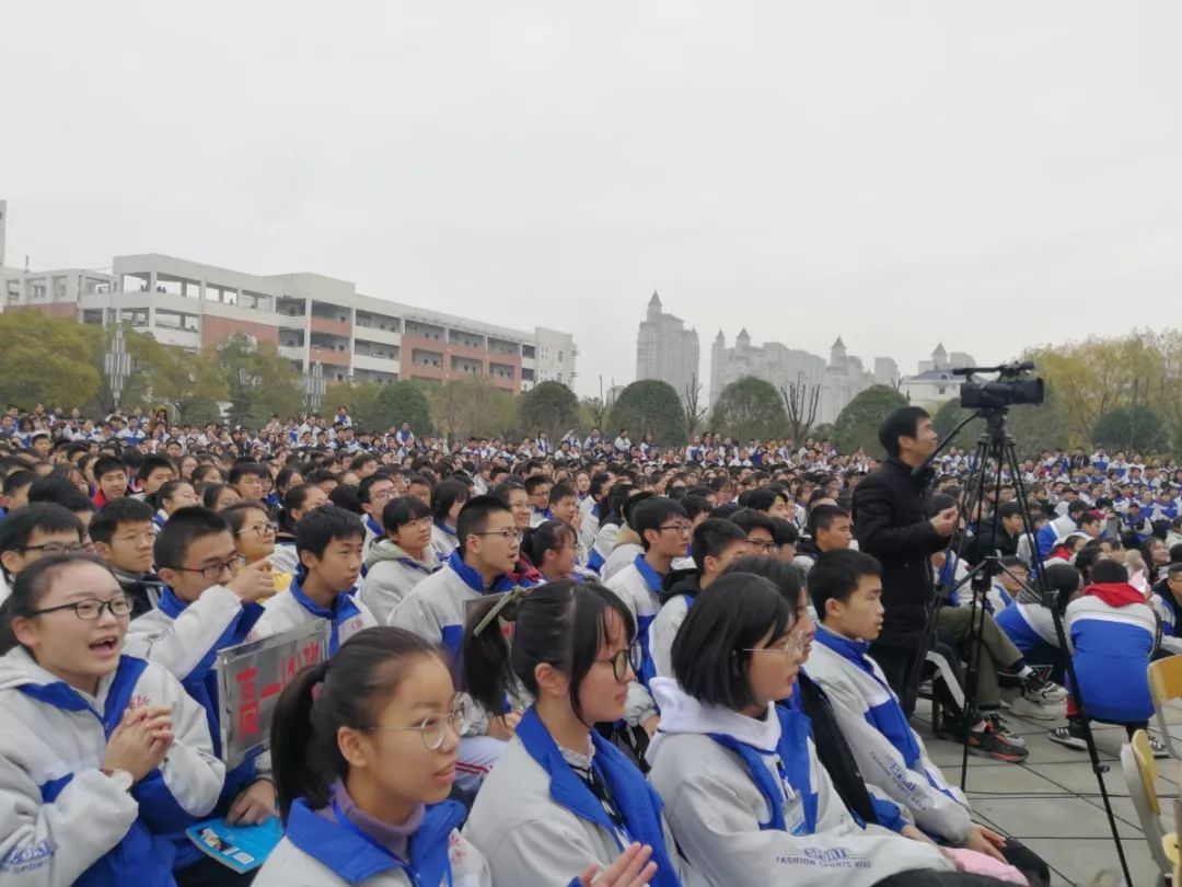 莲塘一中举办第十九届艺术节暨2020年元旦文艺汇演