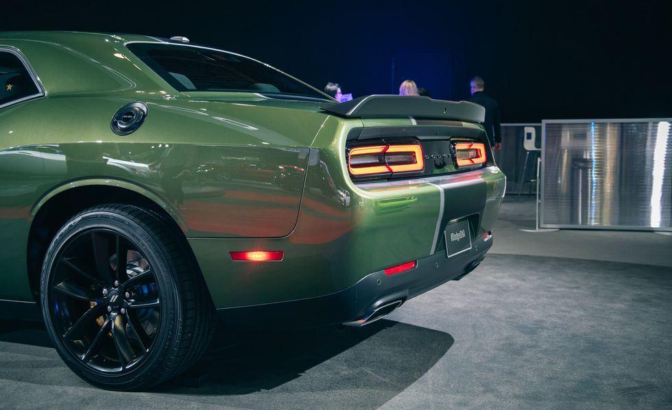 军迷的另一个选择道奇星条旗版挑战者战马