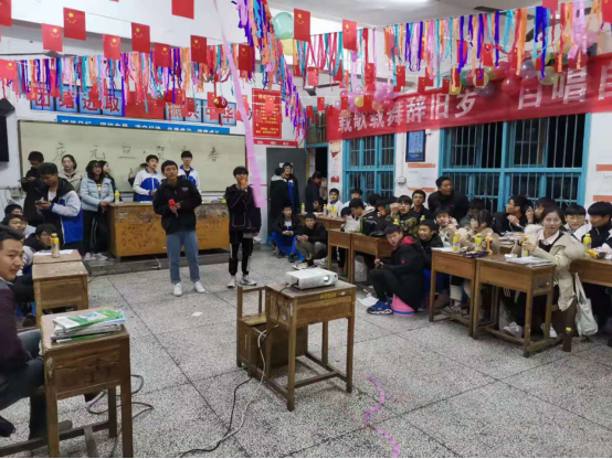 流光溢彩五十载,炫舞飞扬迎新年——澧县三中隆重庆祝2020年元旦